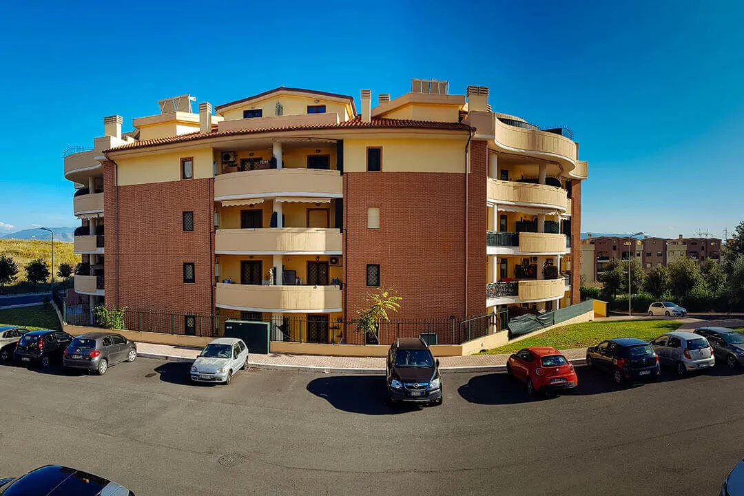 La collina del sole esterno