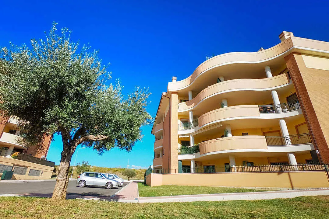 La collina del sole parcheggi complesso