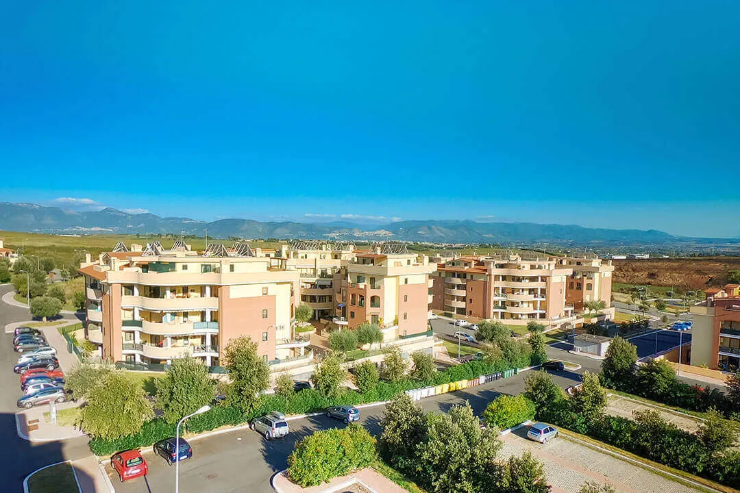 La collina del sole vista complesso