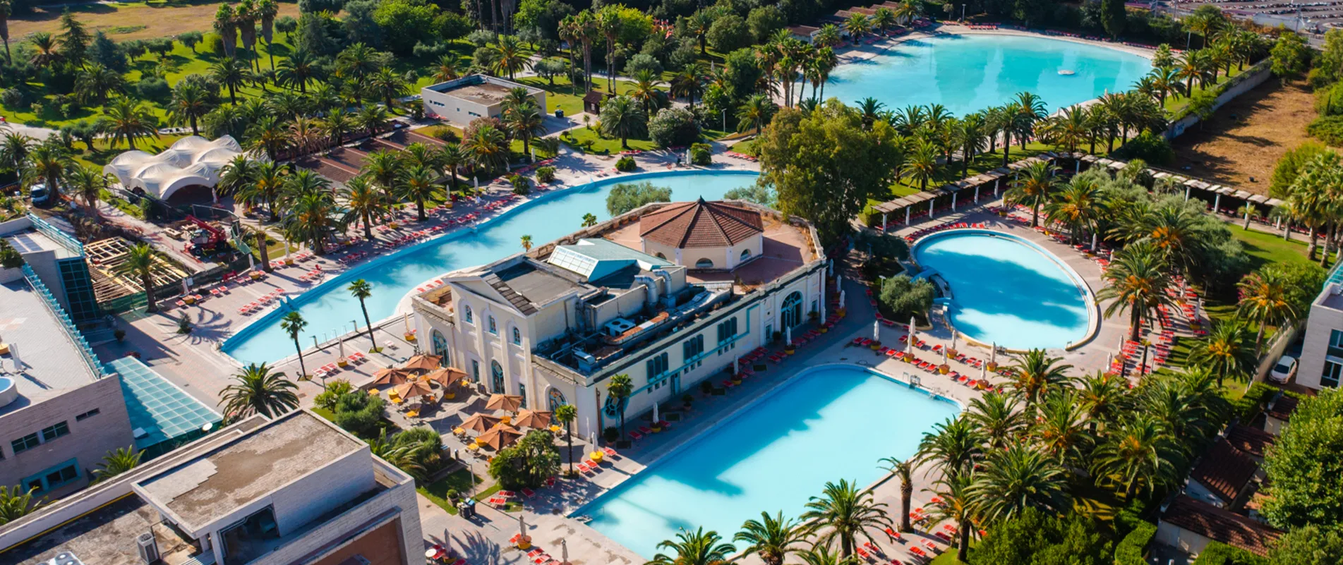 Le Terme di Roma viste dall'alto: le piscine e lo stabilimento